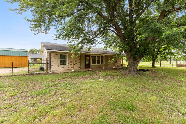 5729 County Road 402, Grandview, TX 76050