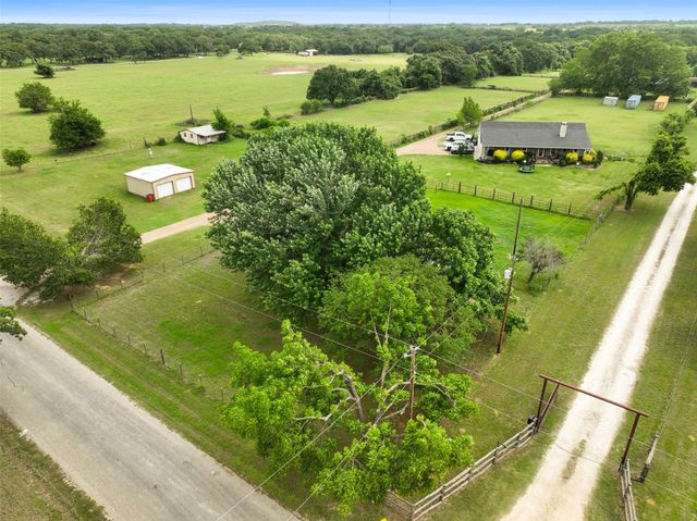 5729 County Road 402, Grandview, TX 76050