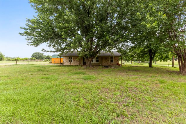5729 County Road 402, Grandview, TX 76050