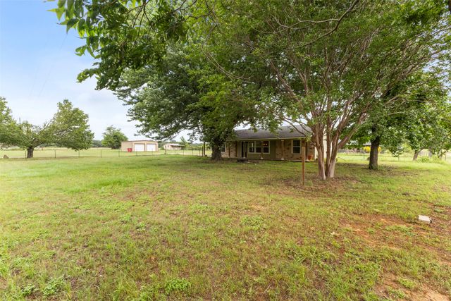 5729 County Road 402, Grandview, TX 76050