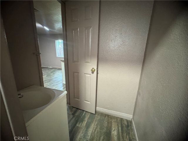 2200 E 105th, Los Angeles, CA 90007