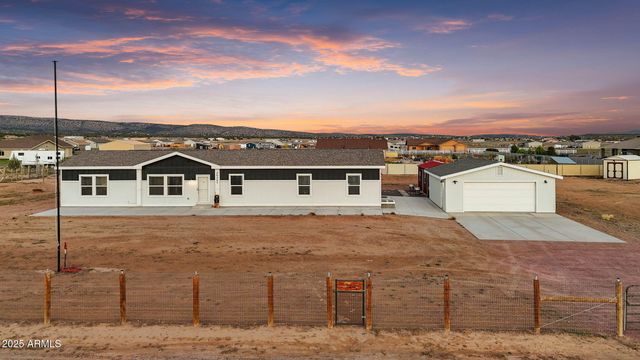 26243 N VINEYARD Lane, Paulden, AZ 86334