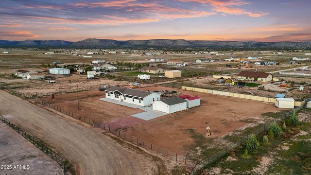 26243 N VINEYARD Lane, Paulden, AZ 86334