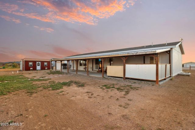 26243 N VINEYARD Lane, Paulden, AZ 86334