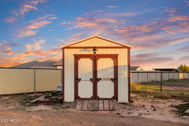 26243 N VINEYARD Lane, Paulden, AZ 86334