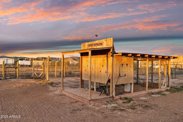 26243 N VINEYARD Lane, Paulden, AZ 86334