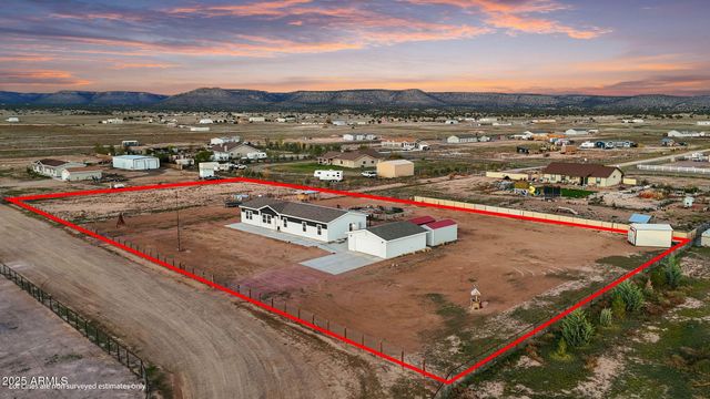 26243 N VINEYARD Lane, Paulden, AZ 86334
