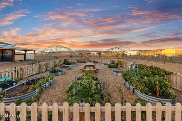 26243 N VINEYARD Lane, Paulden, AZ 86334