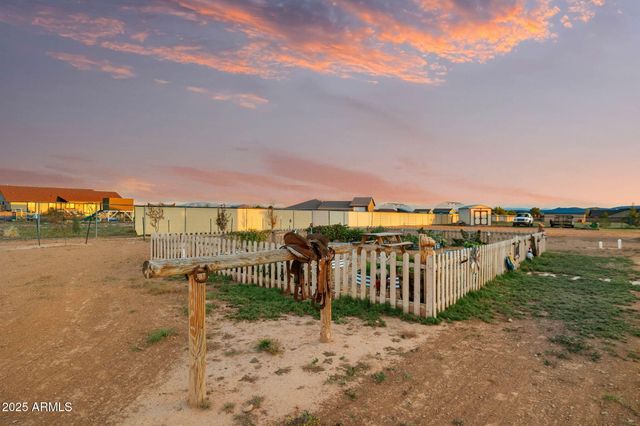 26243 N VINEYARD Lane, Paulden, AZ 86334