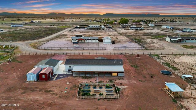 26243 N VINEYARD Lane, Paulden, AZ 86334