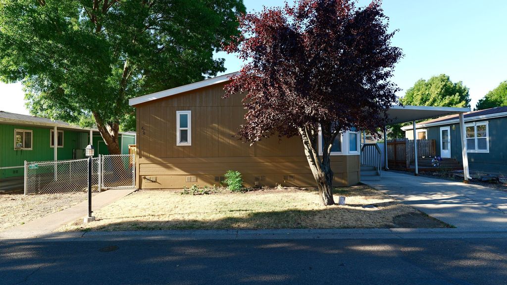 676 Brandi Way, Eagle Point, OR 97524