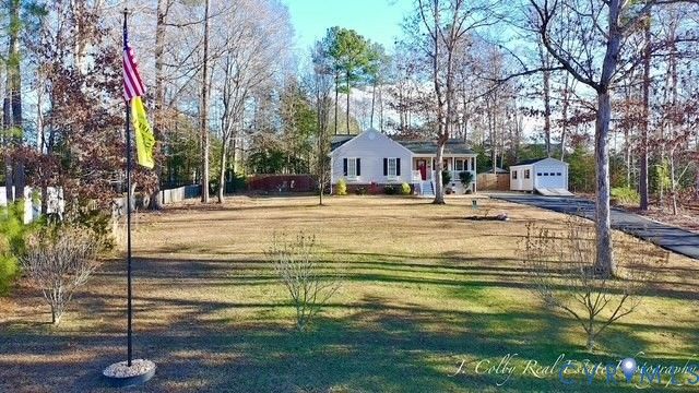 5671 Buckhunt Ln, New Kent, VA 23124