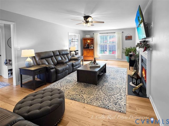 5671 Buckhunt Ln, New Kent, VA 23124