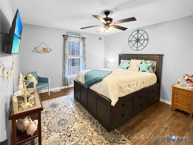 5671 Buckhunt Ln, New Kent, VA 23124