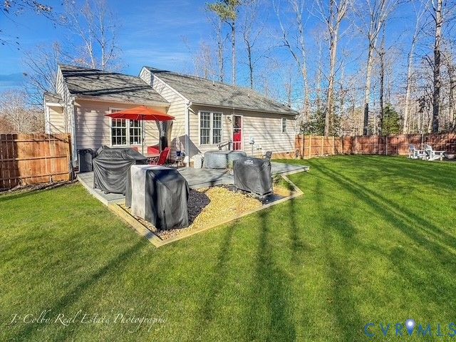 5671 Buckhunt Ln, New Kent, VA 23124