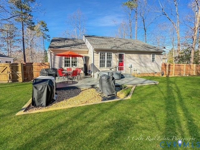 5671 Buckhunt Ln, New Kent, VA 23124