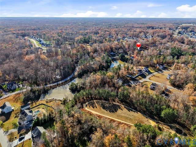 5671 Buckhunt Ln, New Kent, VA 23124