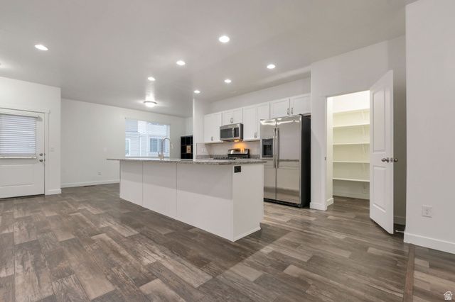 3673 W GOLDEN SKY LN, South Jordan, UT 84009