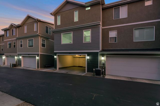 3673 W GOLDEN SKY LN, South Jordan, UT 84009