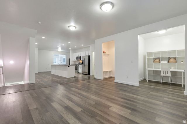 3673 W GOLDEN SKY LN, South Jordan, UT 84009