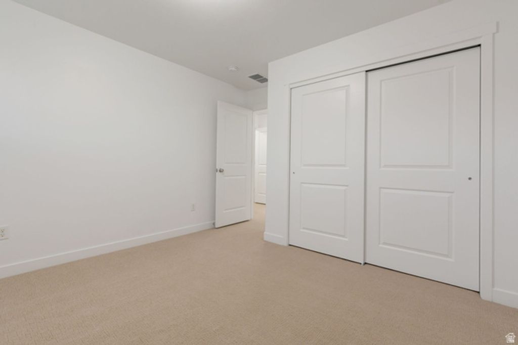 Image 12 of property listing at 3673 W GOLDEN SKY LN, South Jordan, UT 84009