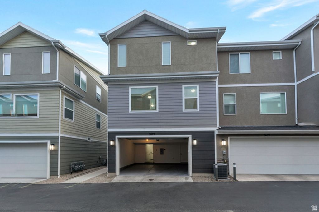 Image 17 of property listing at 3673 W GOLDEN SKY LN, South Jordan, UT 84009