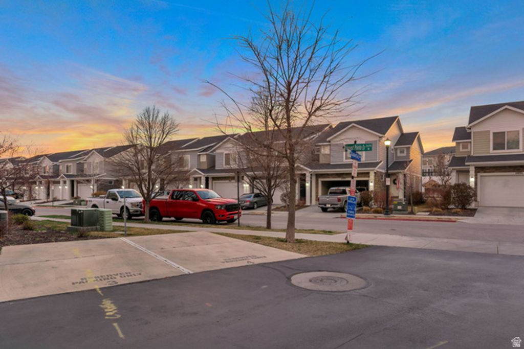 Image 20 of property listing at 3673 W GOLDEN SKY LN, South Jordan, UT 84009