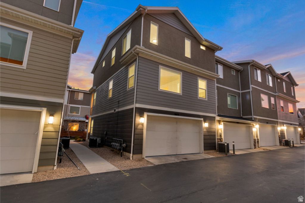 Image 23 of property listing at 3673 W GOLDEN SKY LN, South Jordan, UT 84009