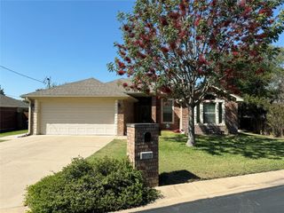 1502 Hamilton ST, Burnet, TX 78611