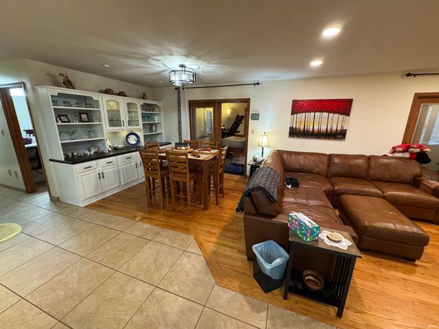 66110 Oak Road, Lakeville, IN 46536