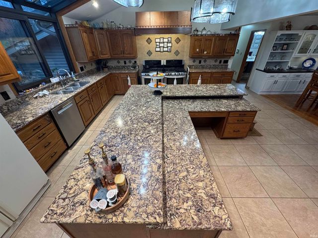 66110 Oak Road, Lakeville, IN 46536