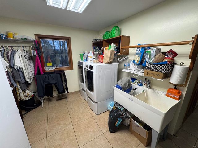 66110 Oak Road, Lakeville, IN 46536