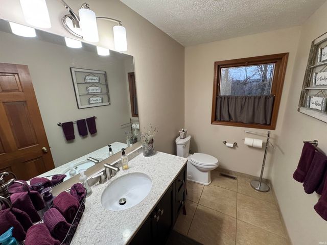 66110 Oak Road, Lakeville, IN 46536