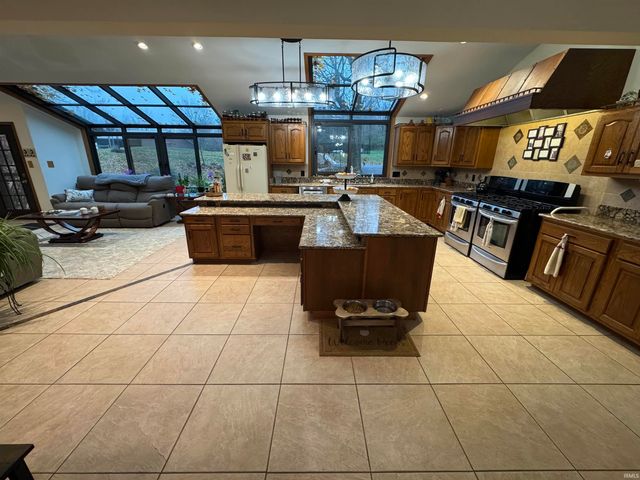 66110 Oak Road, Lakeville, IN 46536