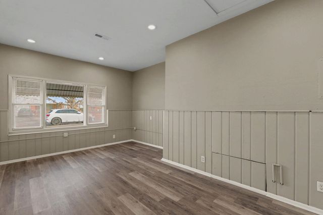 2869 S Mosley St, Wichita, KS 67216