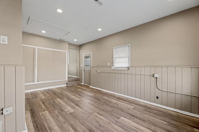 2869 S Mosley St, Wichita, KS 67216