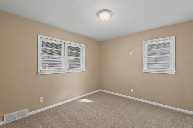 2869 S Mosley St, Wichita, KS 67216