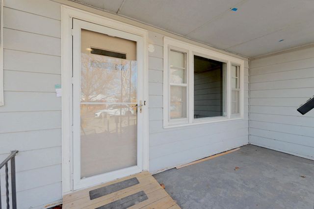 2869 S Mosley St, Wichita, KS 67216