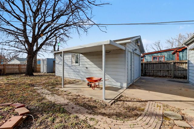 2869 S Mosley St, Wichita, KS 67216