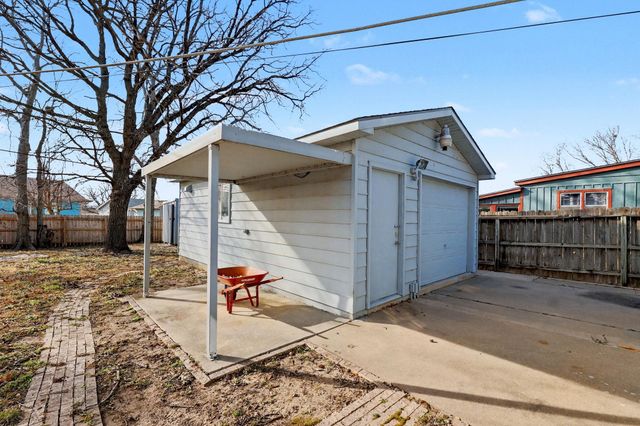 2869 S Mosley St, Wichita, KS 67216