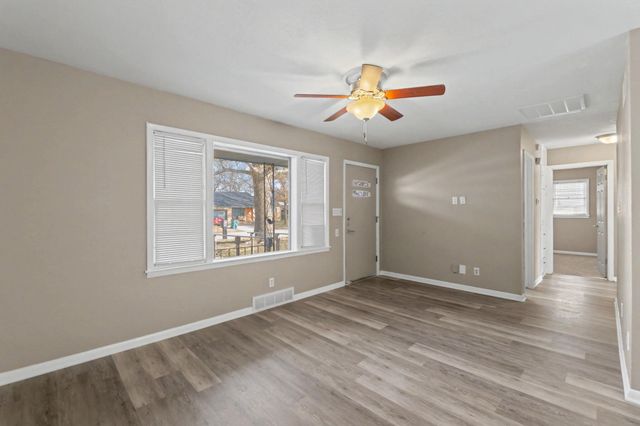 2869 S Mosley St, Wichita, KS 67216