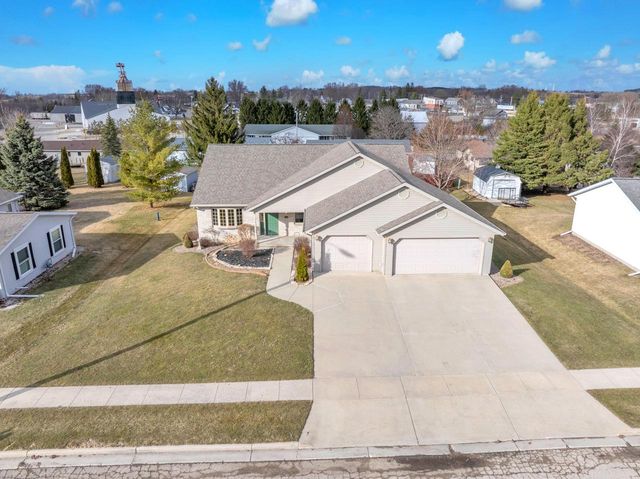 126 Southgate DRIVE, Eden, WI 53019