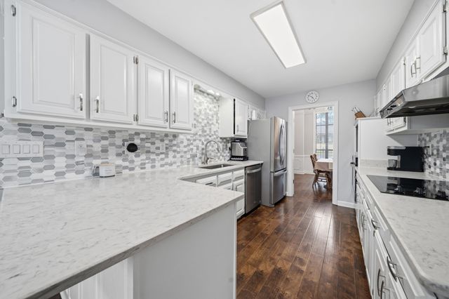 6029 CAMELIA LN, Bartlett, TN 38134