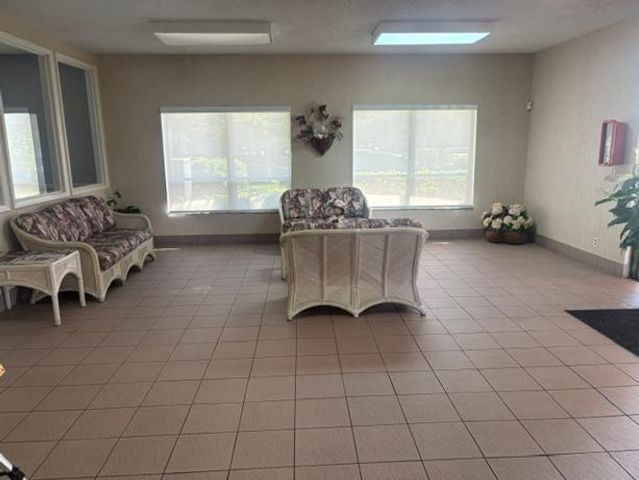 6095 N SABAL PALM Boulevard 308, Tamarac, FL 33319