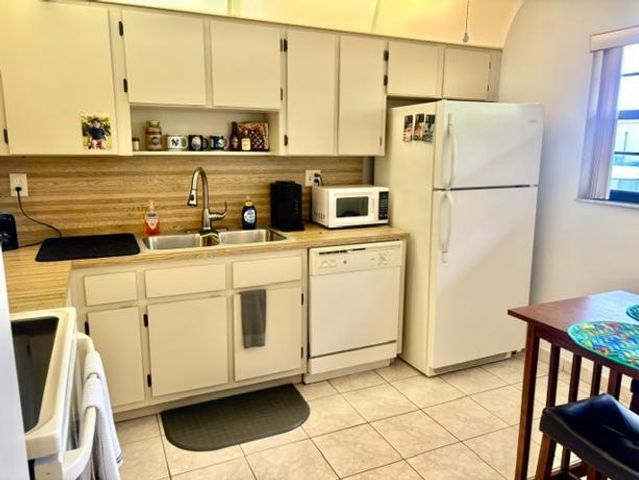 6095 N SABAL PALM Boulevard 308, Tamarac, FL 33319