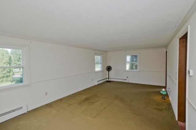 15 Fernwood Dr, Wilbraham, MA 01095