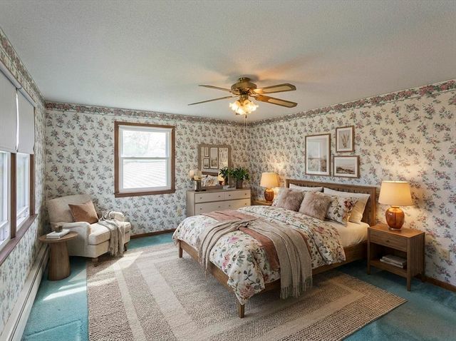 15 Fernwood Dr, Wilbraham, MA 01095