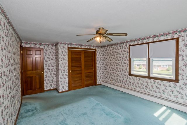 15 Fernwood Dr, Wilbraham, MA 01095
