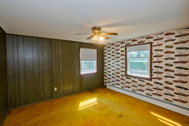 15 Fernwood Dr, Wilbraham, MA 01095