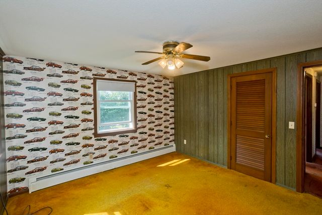15 Fernwood Dr, Wilbraham, MA 01095